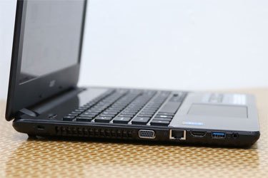 M&aacute;y t&iacute;nh x&aacute;ch tay Acer Aspire E5 471 hỗ trợ kết nối đa dạng